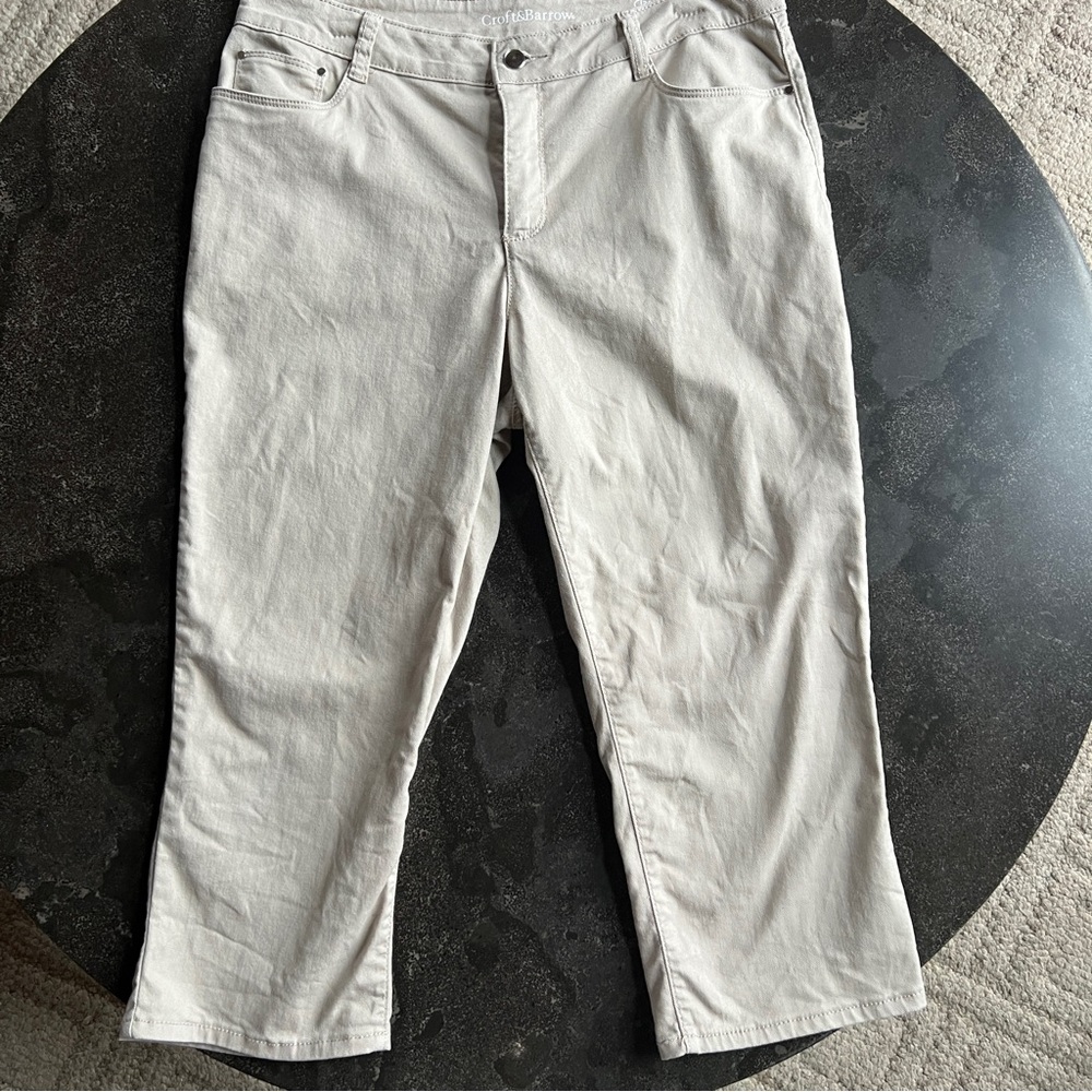 Croft & Barrow Classic Fit Capri - Size 12 - Picture 3 of 10